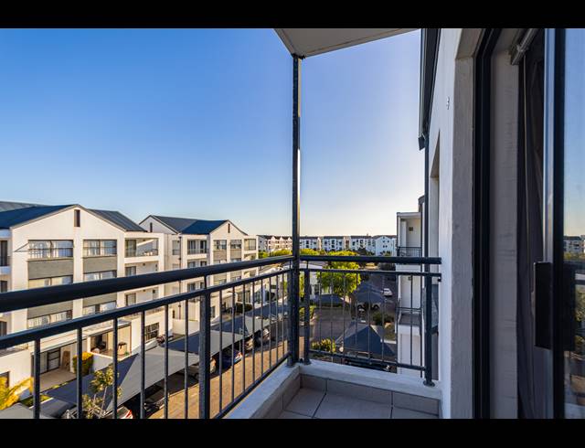 1 BEDROOM APARTMENT FOR SALE IN SANDOWN